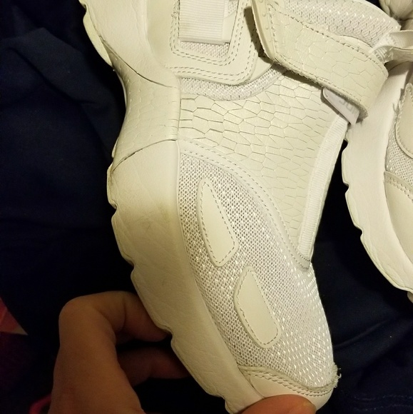Jordan's 7y fit like 8 in women's - Picture 2 of 2